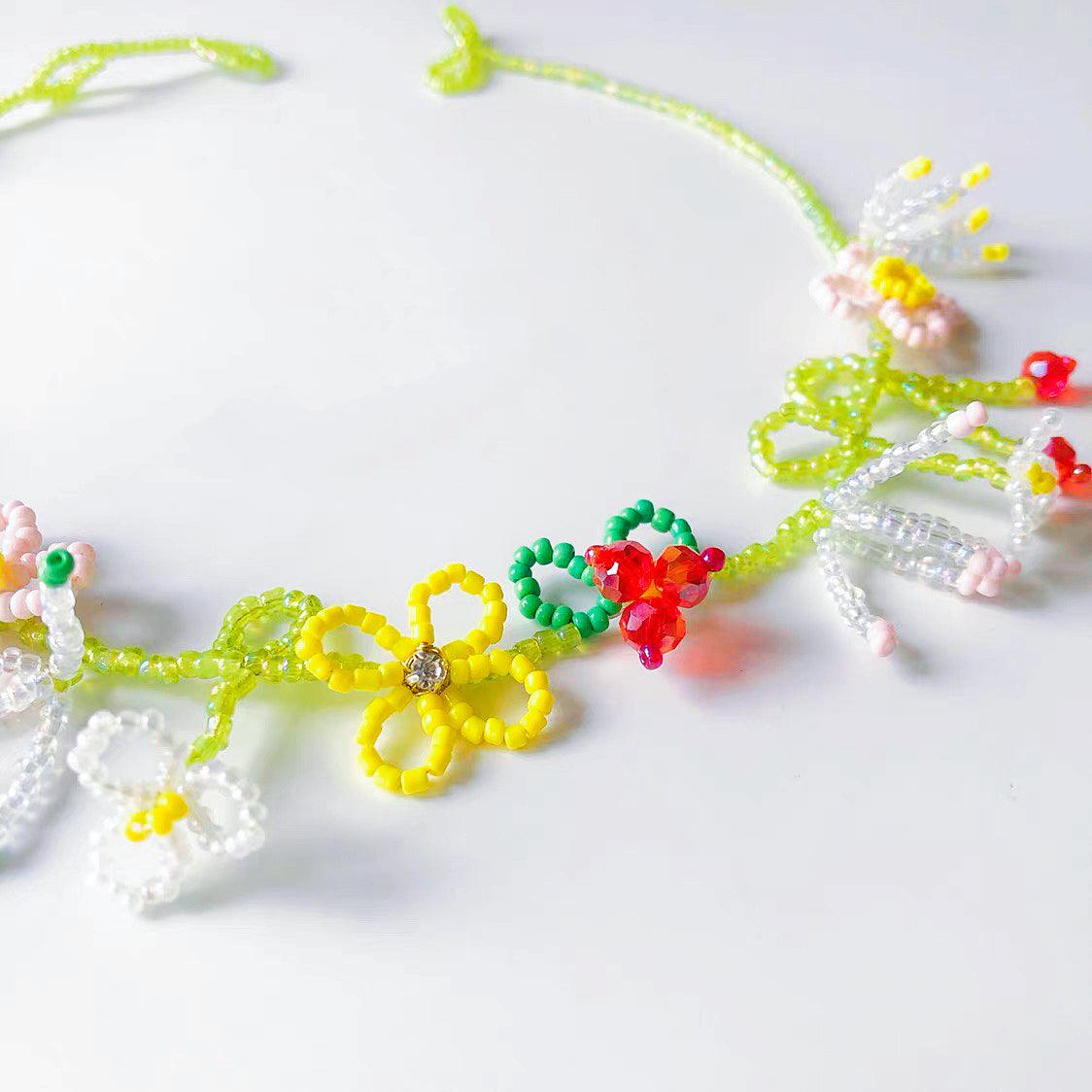 MEADOW FLOWER BEADED NECKLACE