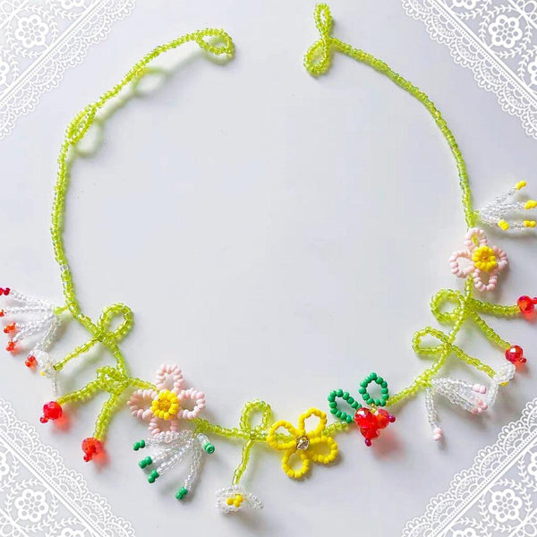 MEADOW FLOWER BEADED NECKLACE